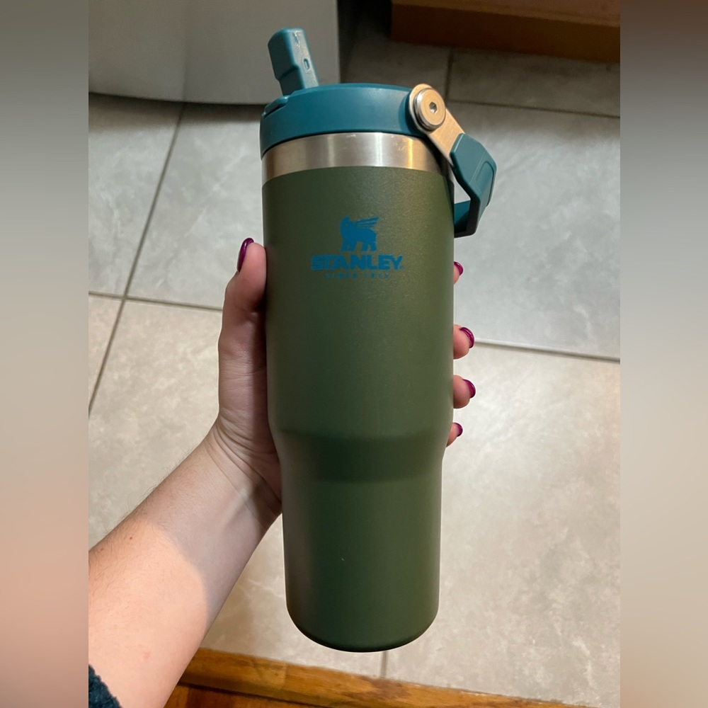 Stanley Flip Straw Tumbler, 30oz, lightly used